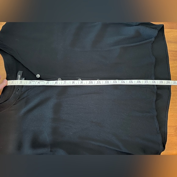 Madewell Getaway Oversized Button-Down Shirt. Size XS. Black. - Picture 6 of 7